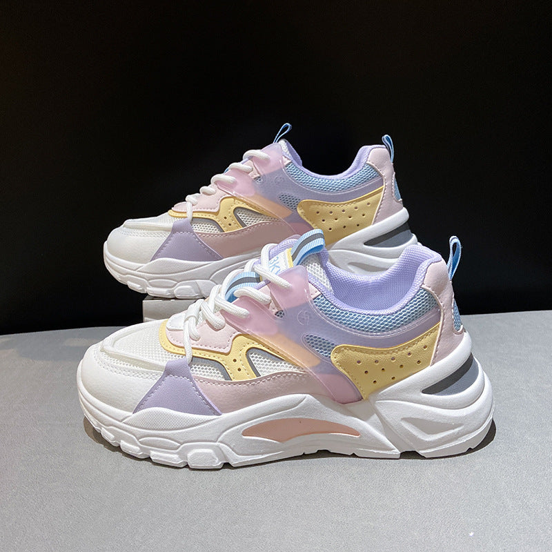 Novos tênis de corrida respiráveis para estudantes