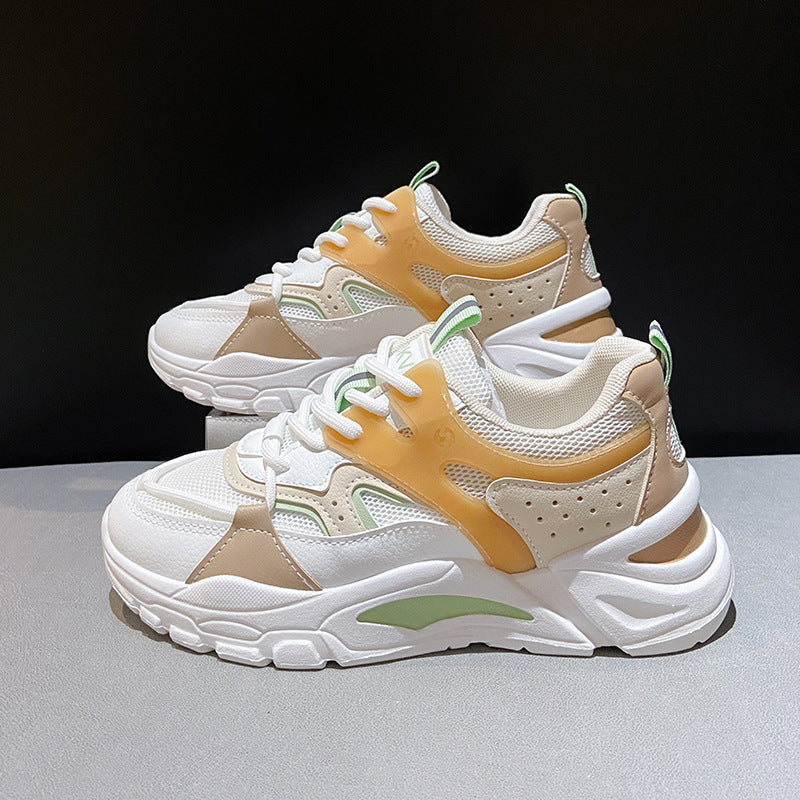 Novos tênis de corrida respiráveis para estudantes